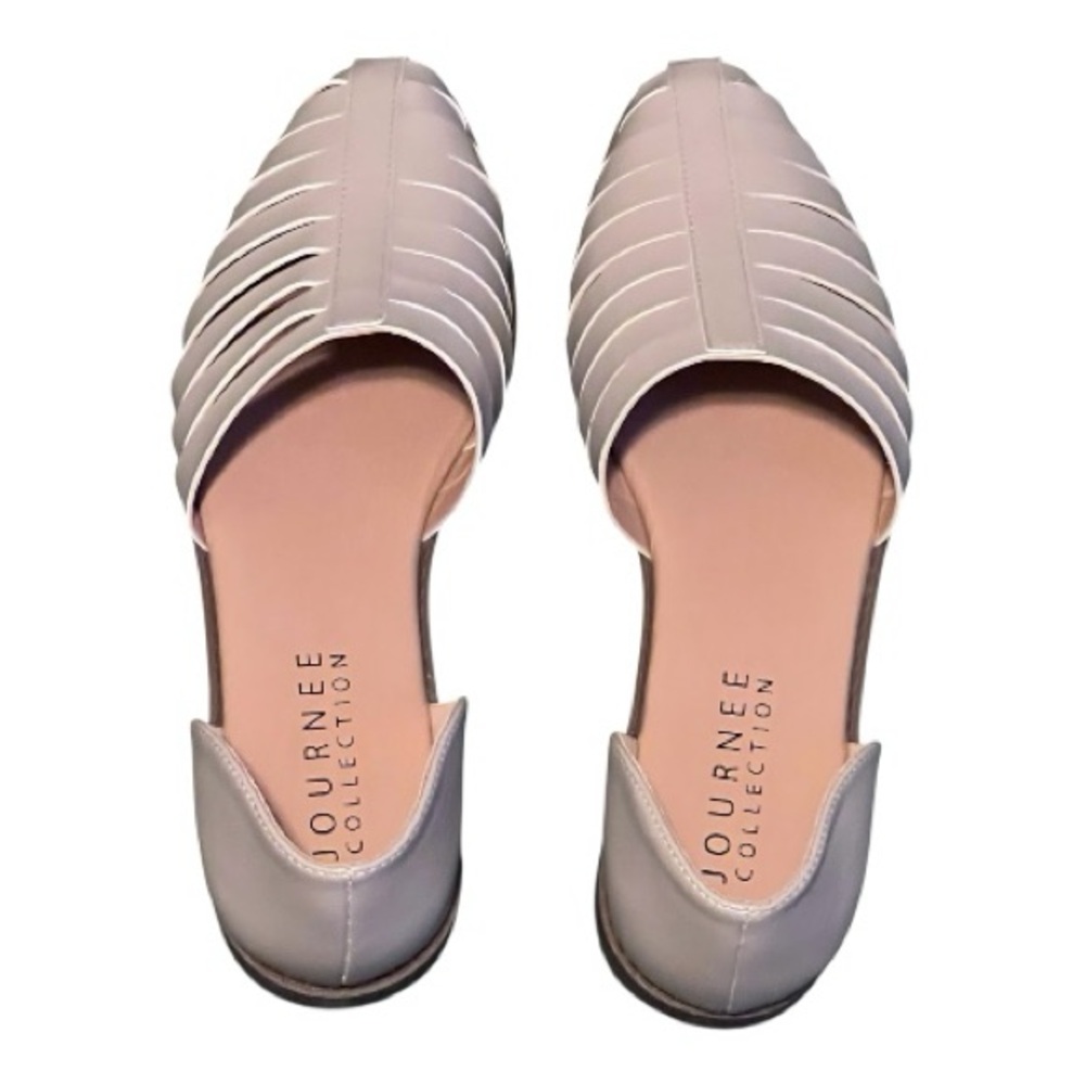 Journee Collection Anyah slip-on Flats sandals